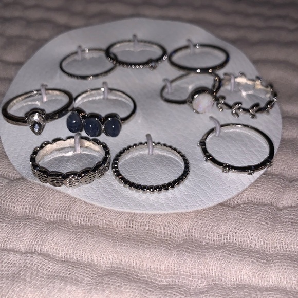 10 rings - Picture 2 of 6